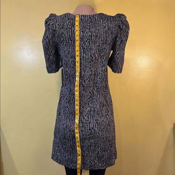 Elegant Black and White Dress - Picture 5 of 8